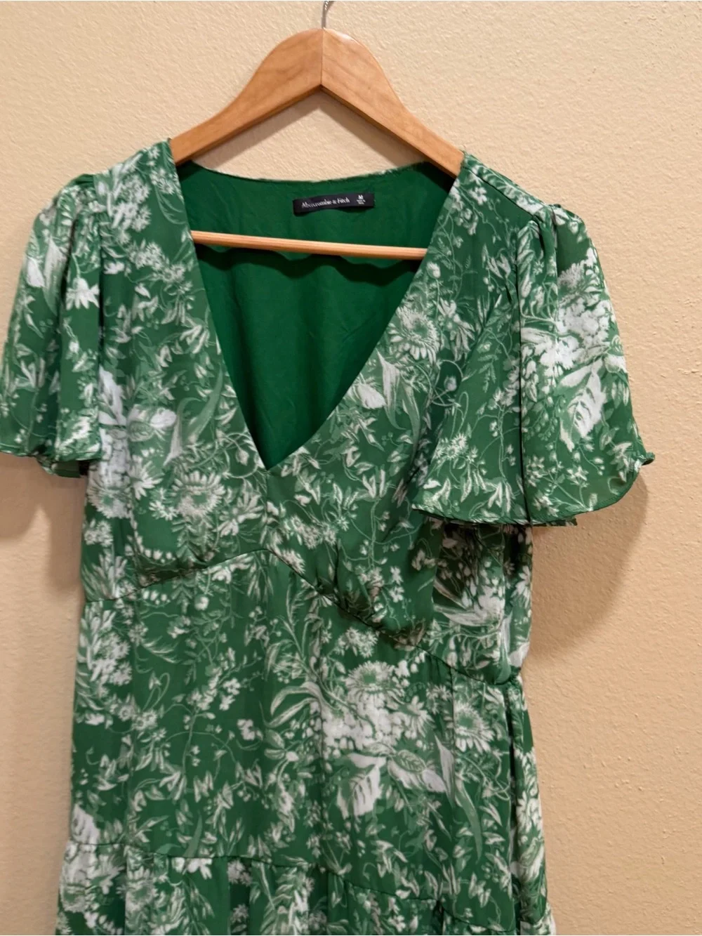 Abercrombie Green Floral V-Neck Tiered Maxi Dress Medium